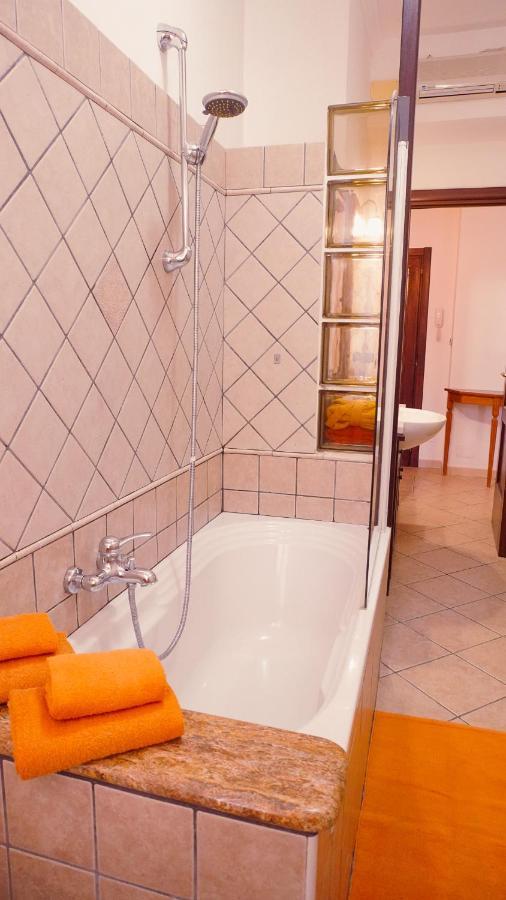 Pm 12 Via Achille Grandi Guest House Alghero Eksteriør billede